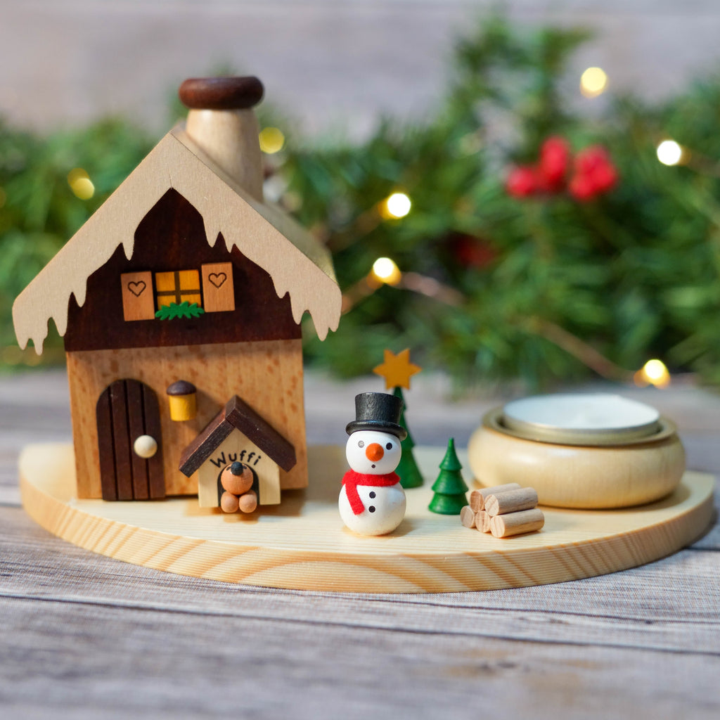 Complete set of German smoke house with festive decorations