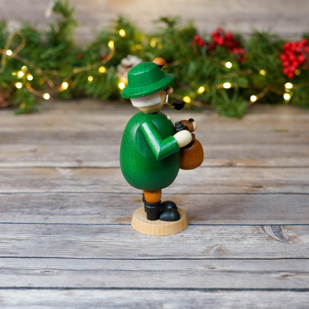 Detailed wooden smoker with dog decoration for Christmas