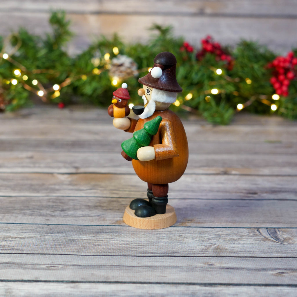 Smoker Gnome with festive Christmas background