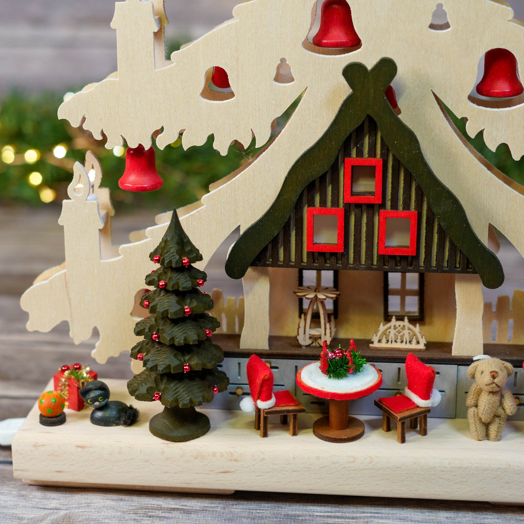 Top view showcasing the star and tree top details of the Schwibbogen