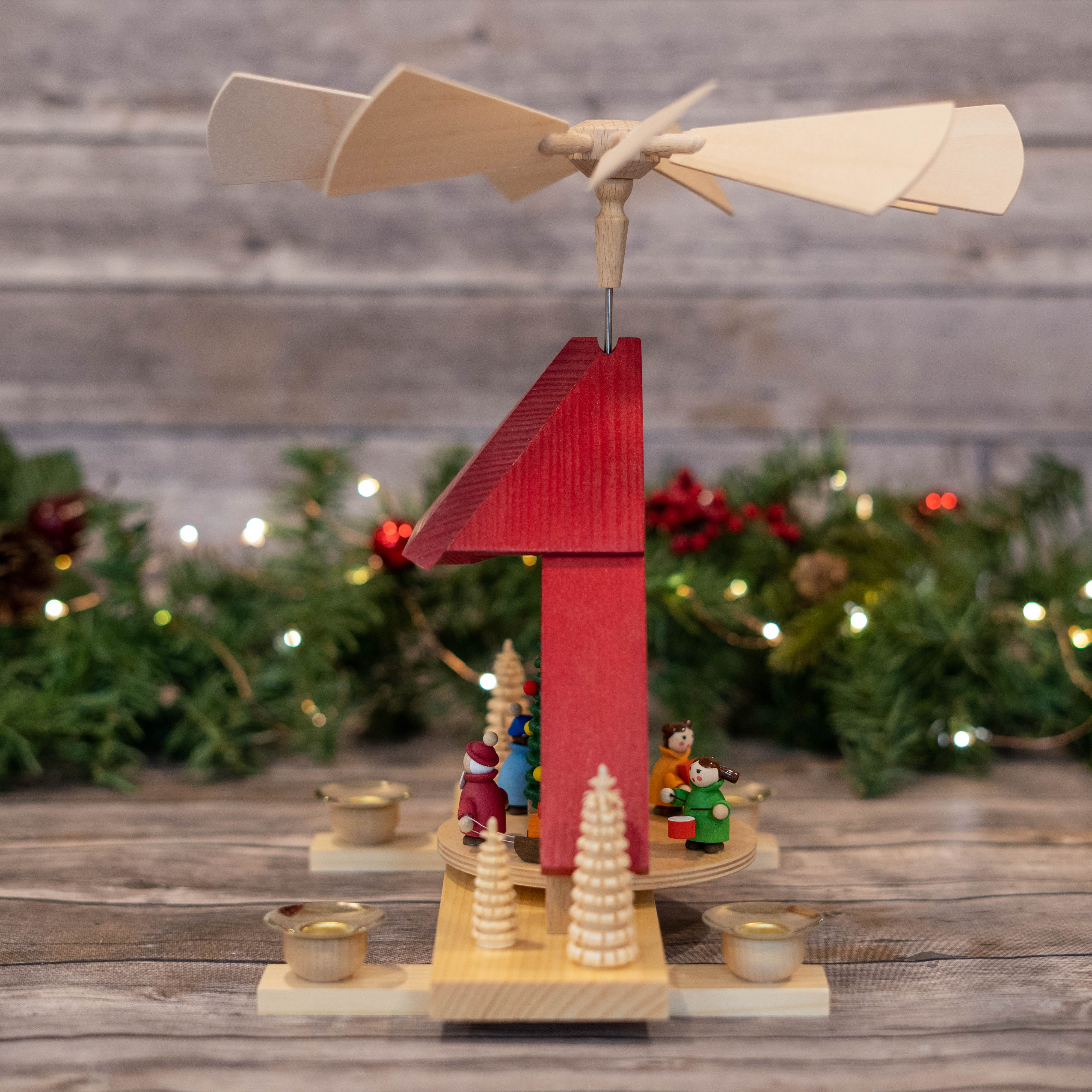 Santa & Kids Christmas Pyramid 26x26x18cm/10.2x10.2x7in – Seiffen Haus