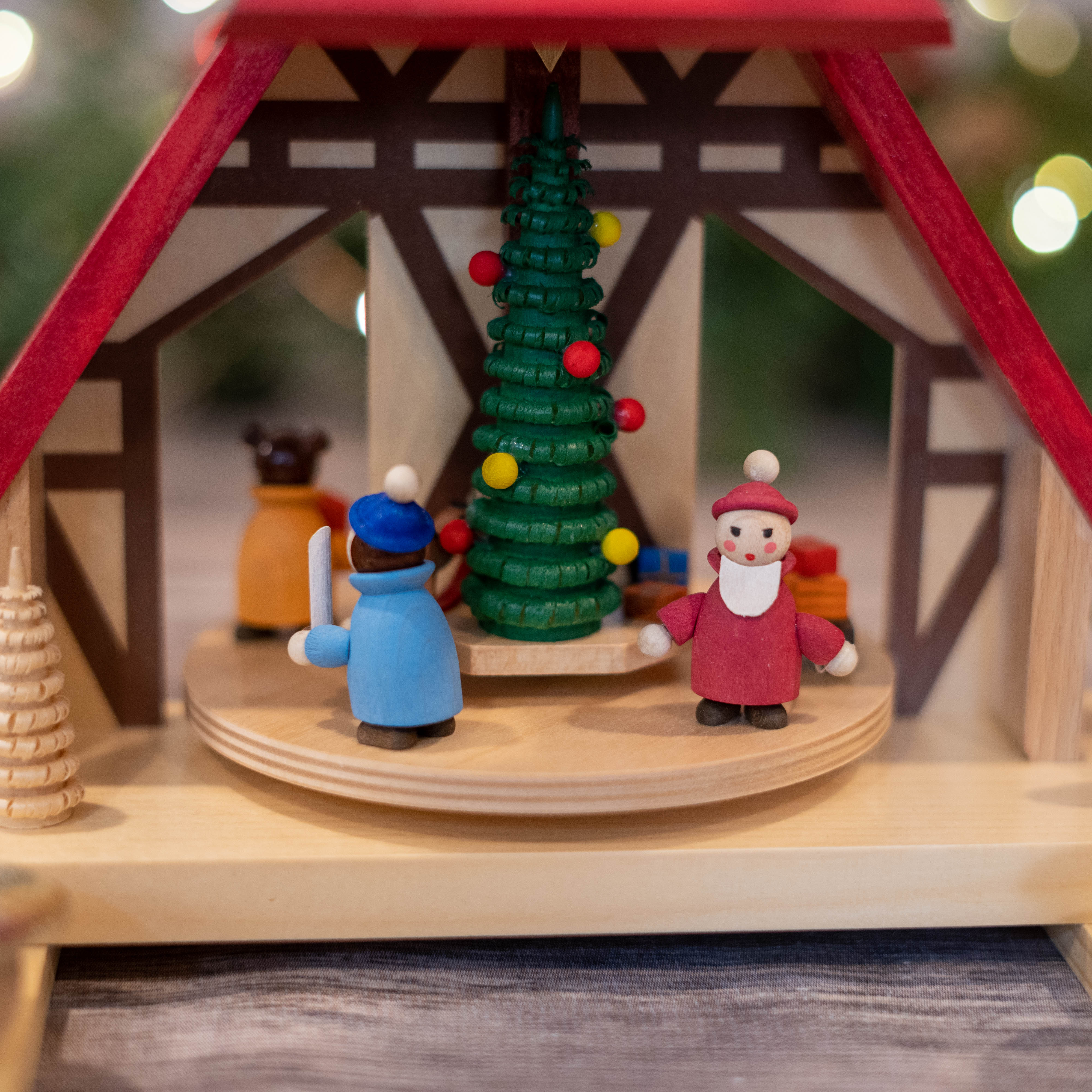 Santa & Kids Christmas Pyramid 26x26x18cm/10.2x10.2x7in – Seiffen Haus