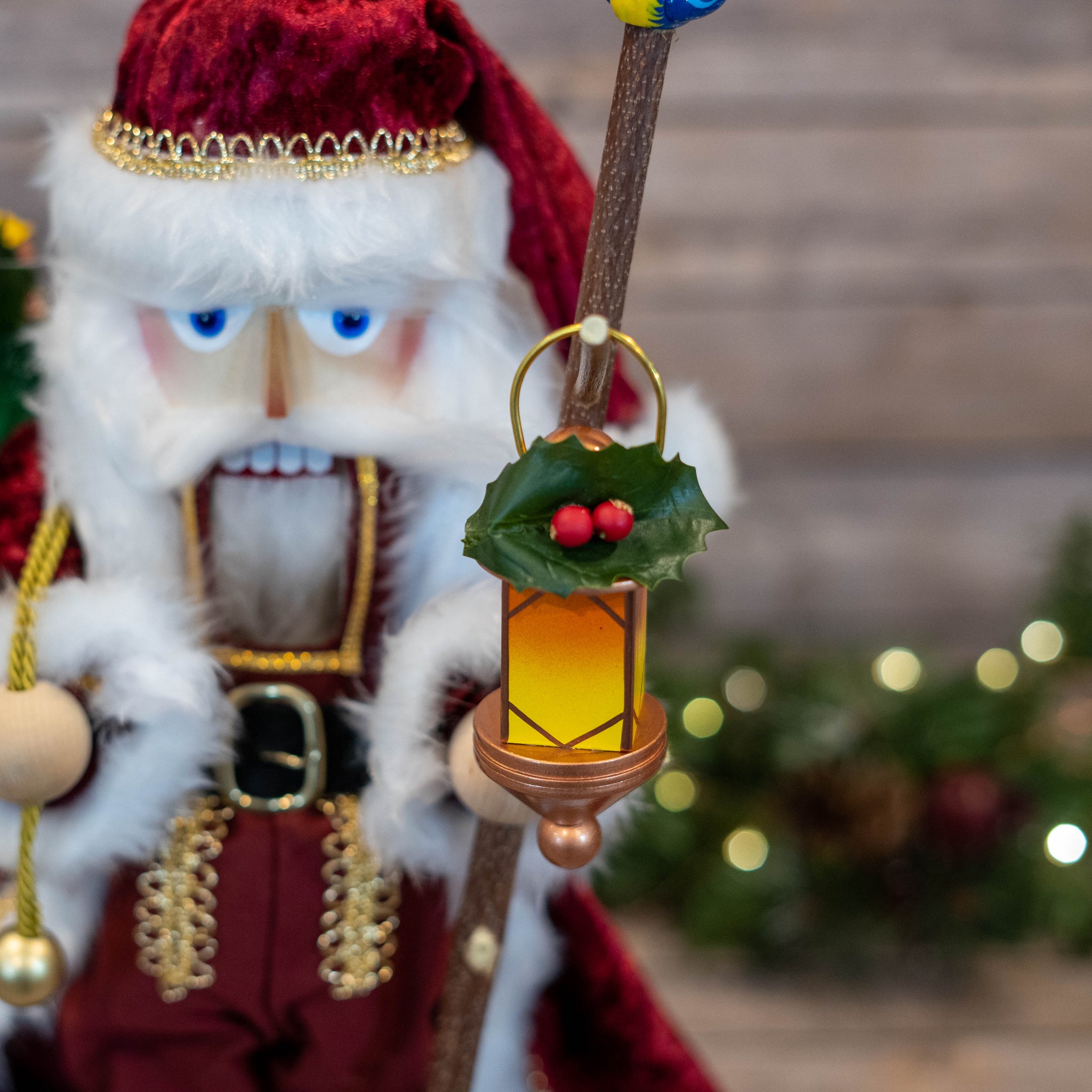 Steinbach Cozy Woodland Santa Nutcracker 47 cm (18.5 in) – Seiffen