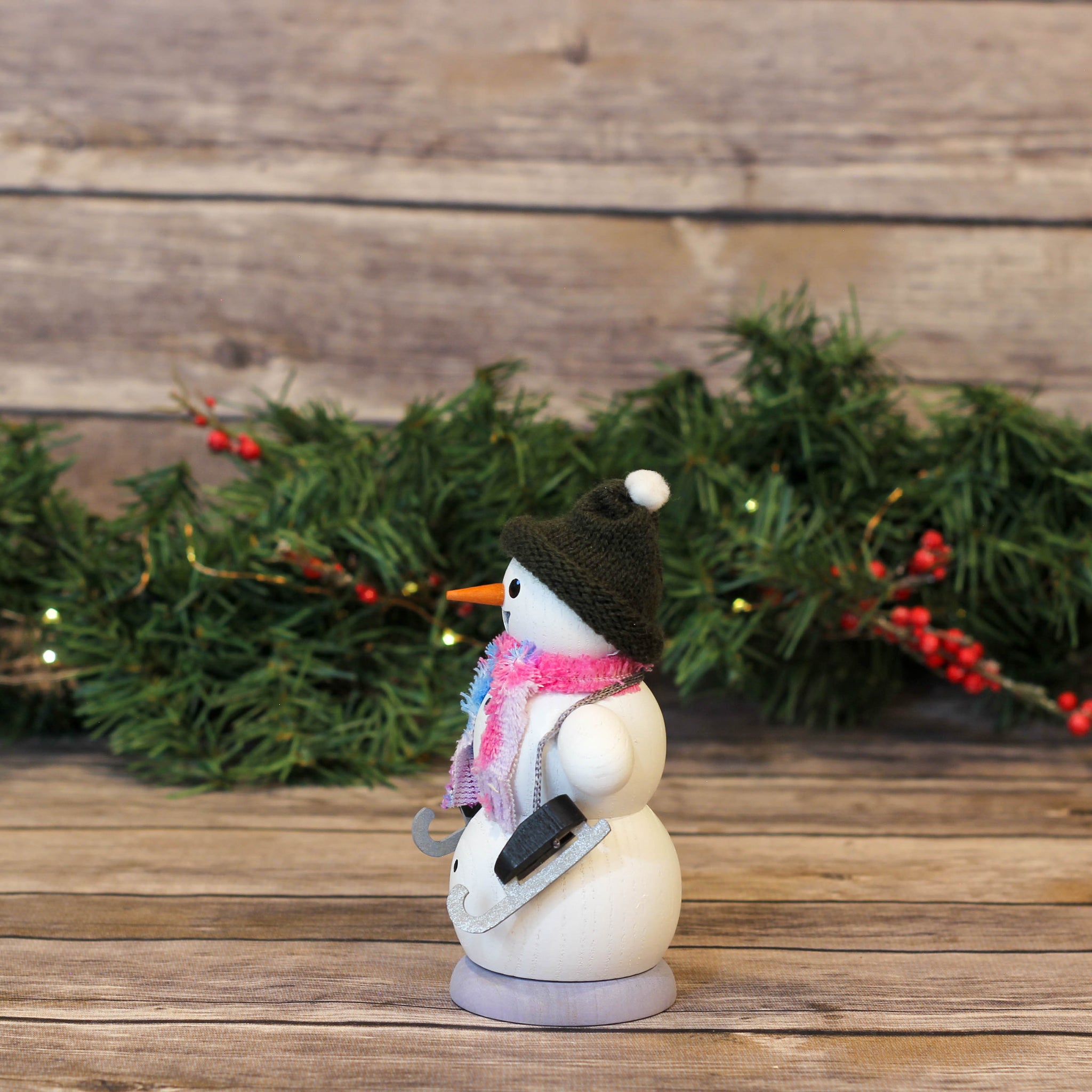 Erzgebirge German Smoker Snowman, 14 cm/5.5 in – Seiffen Haus