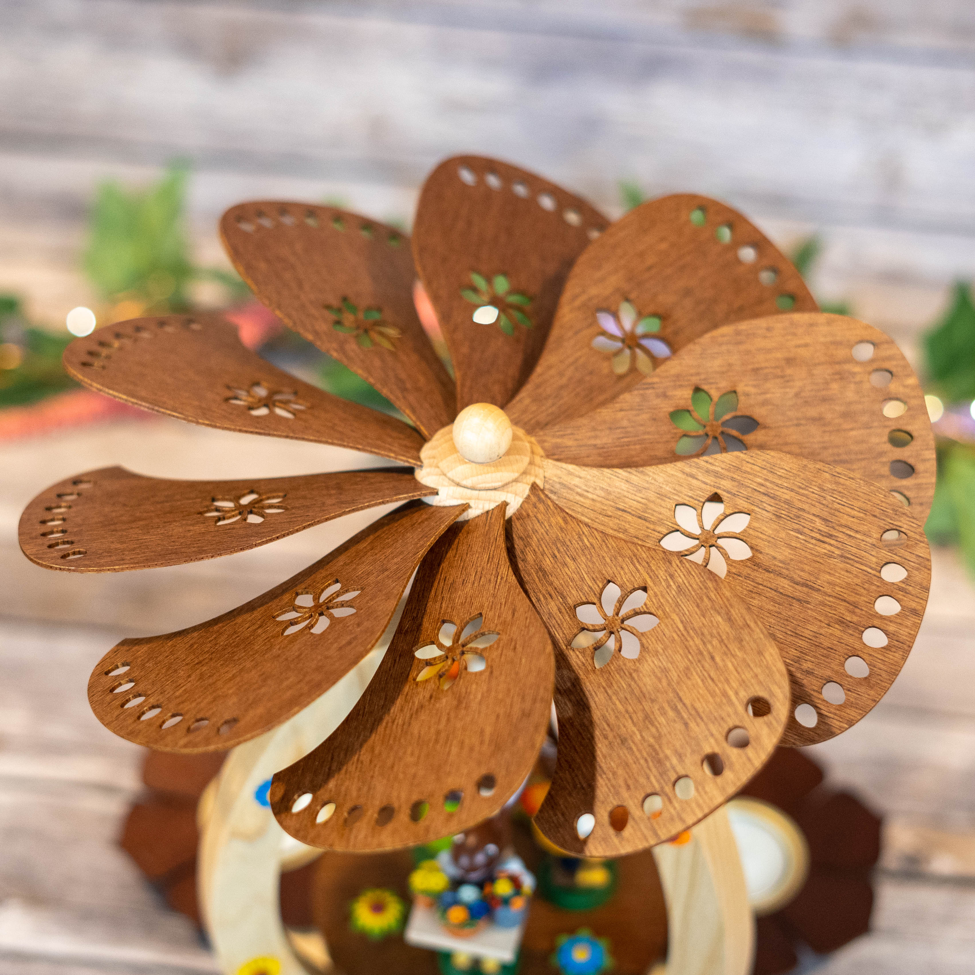 Spring Pyramid with Bunnies 28 cm/11 inches - Handcrafted – Seiffen Haus